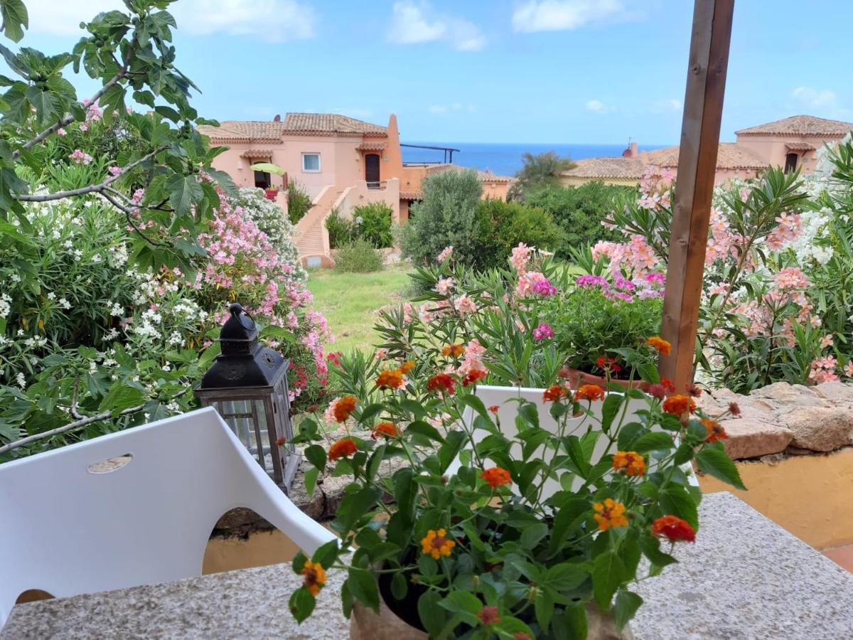 Appartamento Panoramico Calarossa Sardegna Isola Rossa Dış mekan fotoğraf