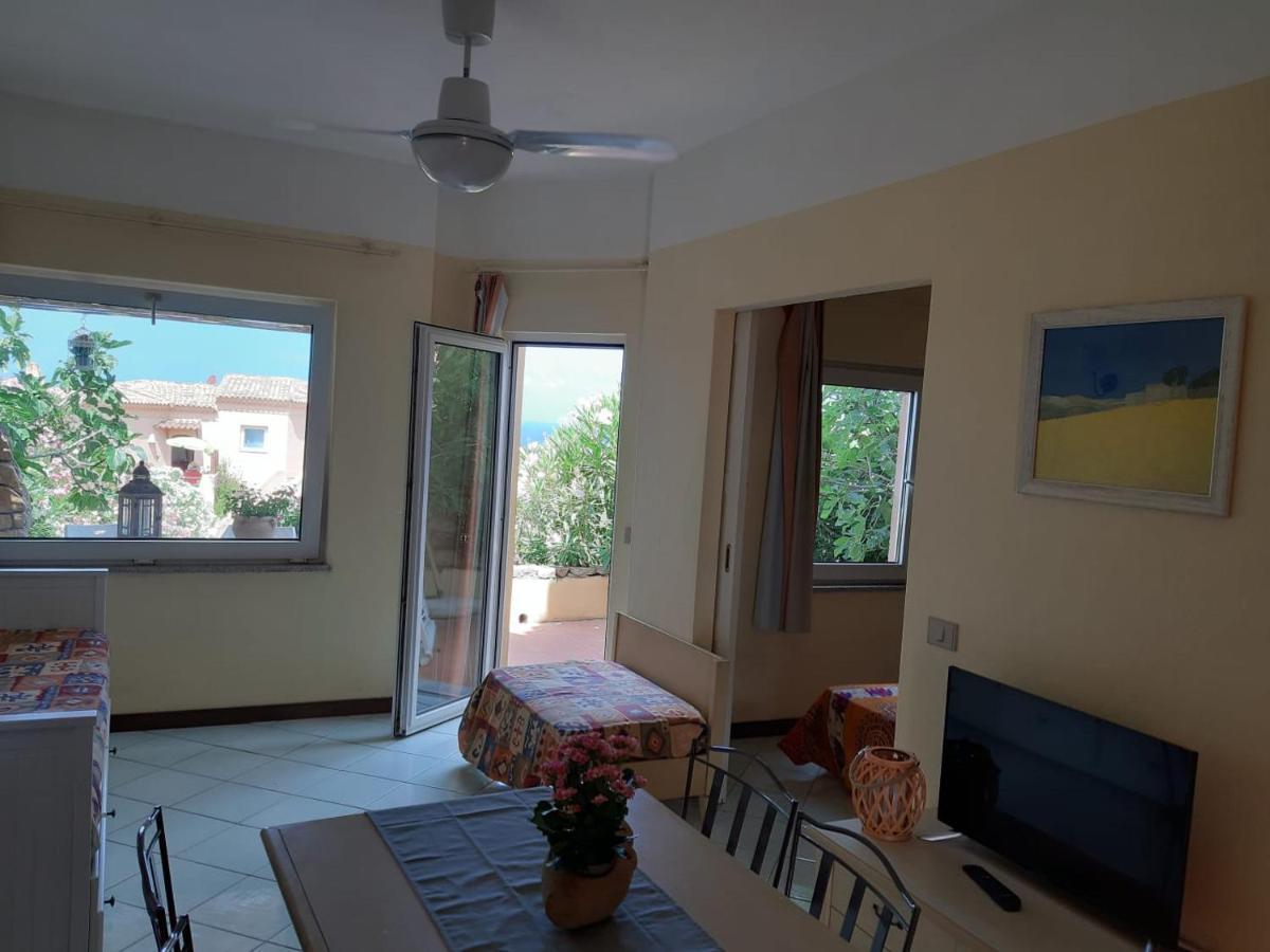 Appartamento Panoramico Calarossa Sardegna Isola Rossa Dış mekan fotoğraf