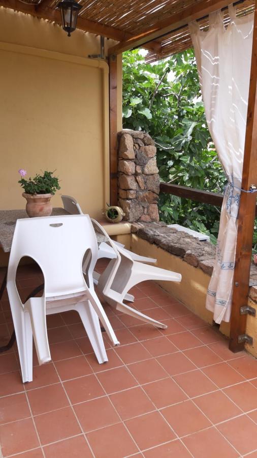 Appartamento Panoramico Calarossa Sardegna Isola Rossa Dış mekan fotoğraf